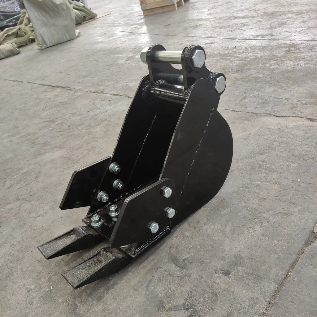2 Ton New Mini Excavator, EPA certified USA KUBOTA Diesel Engine , Attachments