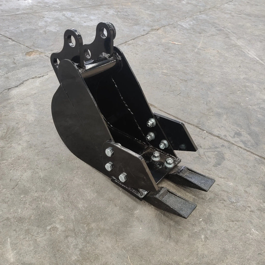 2 Ton New Mini Excavator, EPA certified USA KUBOTA Diesel Engine , Attachments