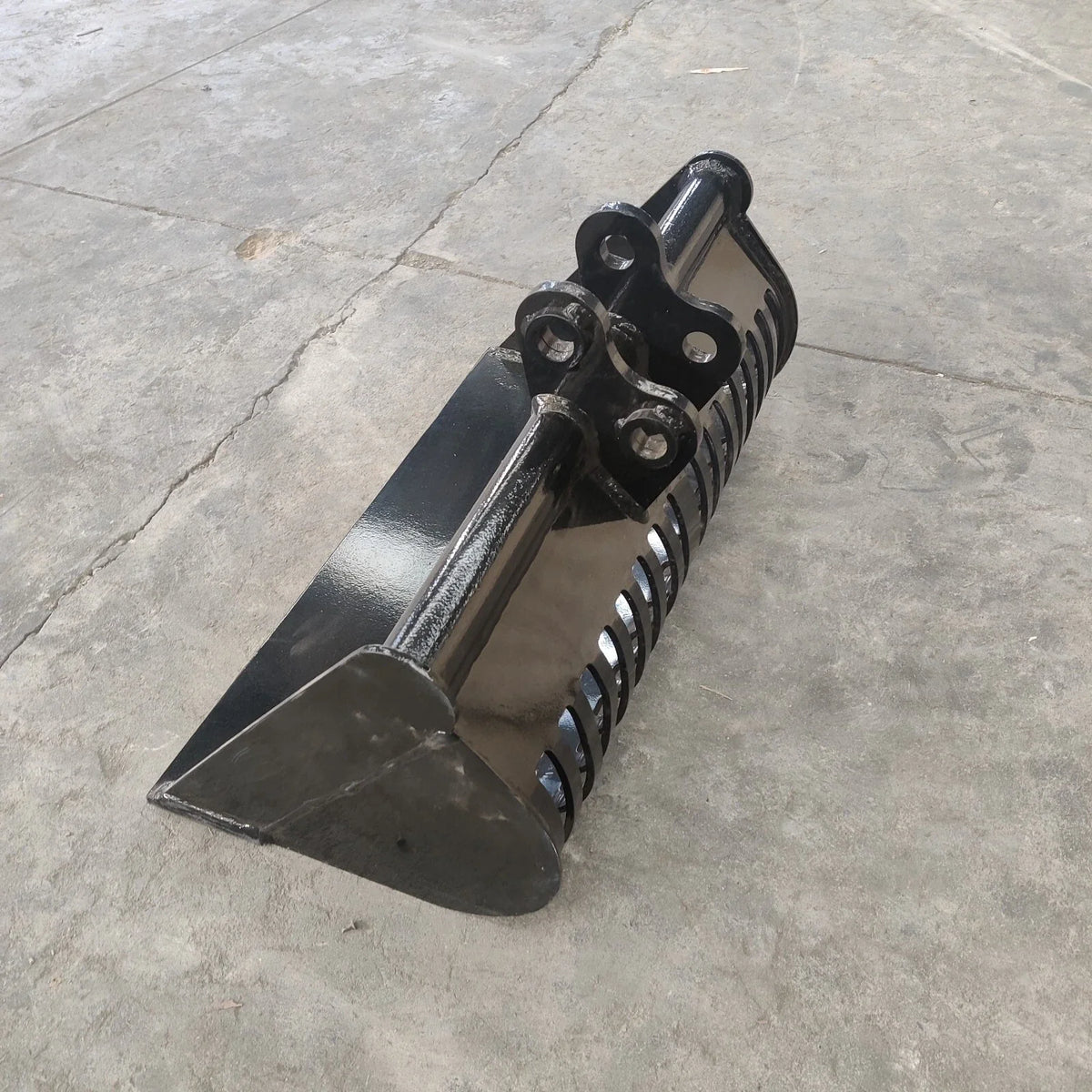 TYPHON Attachment 600mm Screening Skeleton Bucket for Mini Excavators Digger